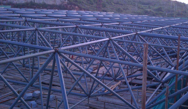 湘潭概述网架加工公司对网架保温隔热的办法